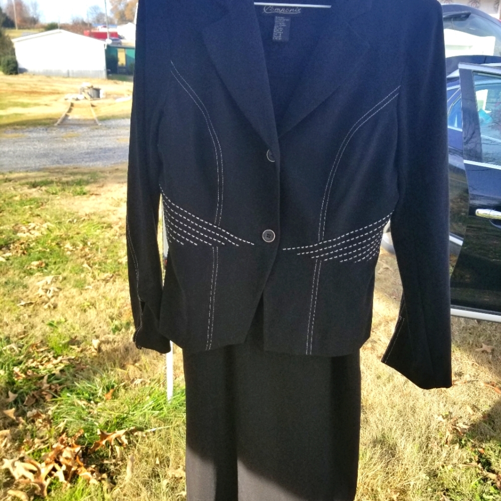 Women's business dress with jacket. Componix.  Size 8 Black with white trim